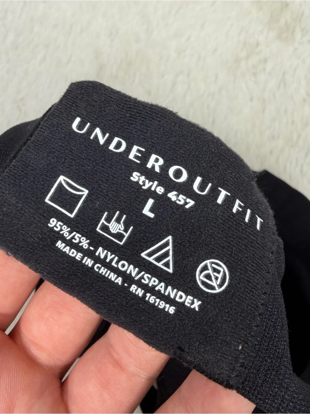 UNDEROUTFIT / The Comfort Shaping Bra Black Style # 457 / L